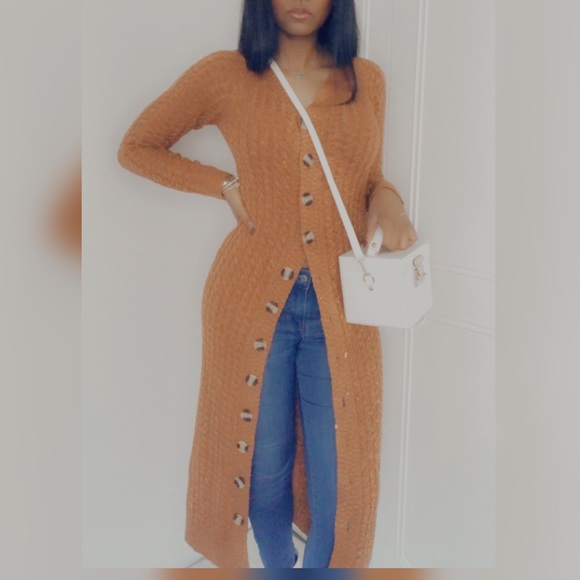 Cable knit full length button down sweater - Picture 2 of 2